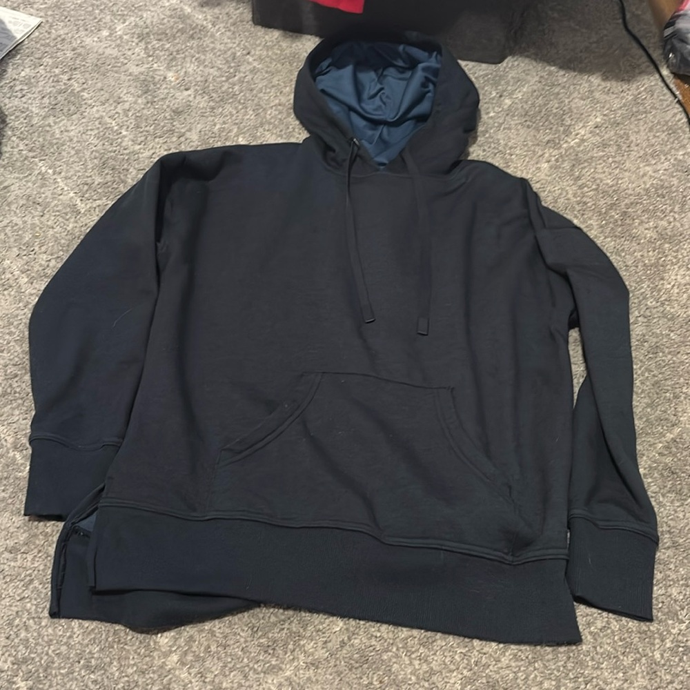 Athletic jacket with fleece lining